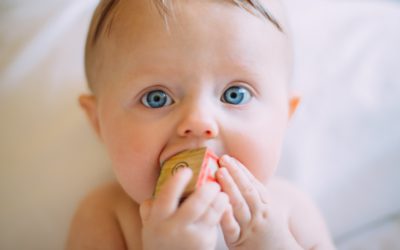 眼科医生揭秘：婴儿出生12个月看到的世界是这样的…